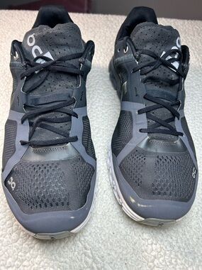 On Running Cloud Shoes Mens Size 9.5 Black Gray CloudTec Swiss Engineering